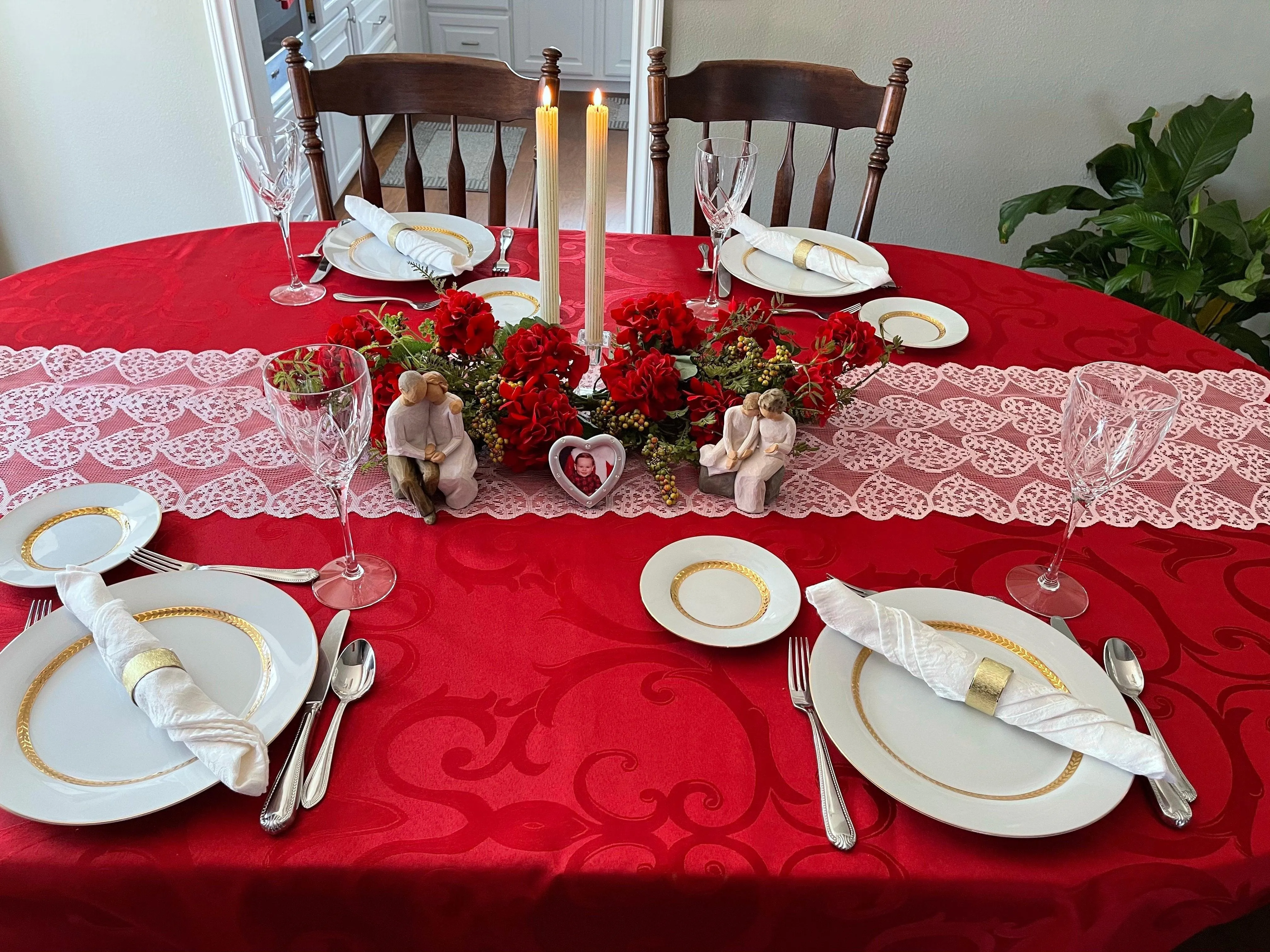 Frédéric Damask Oval Tablecloth