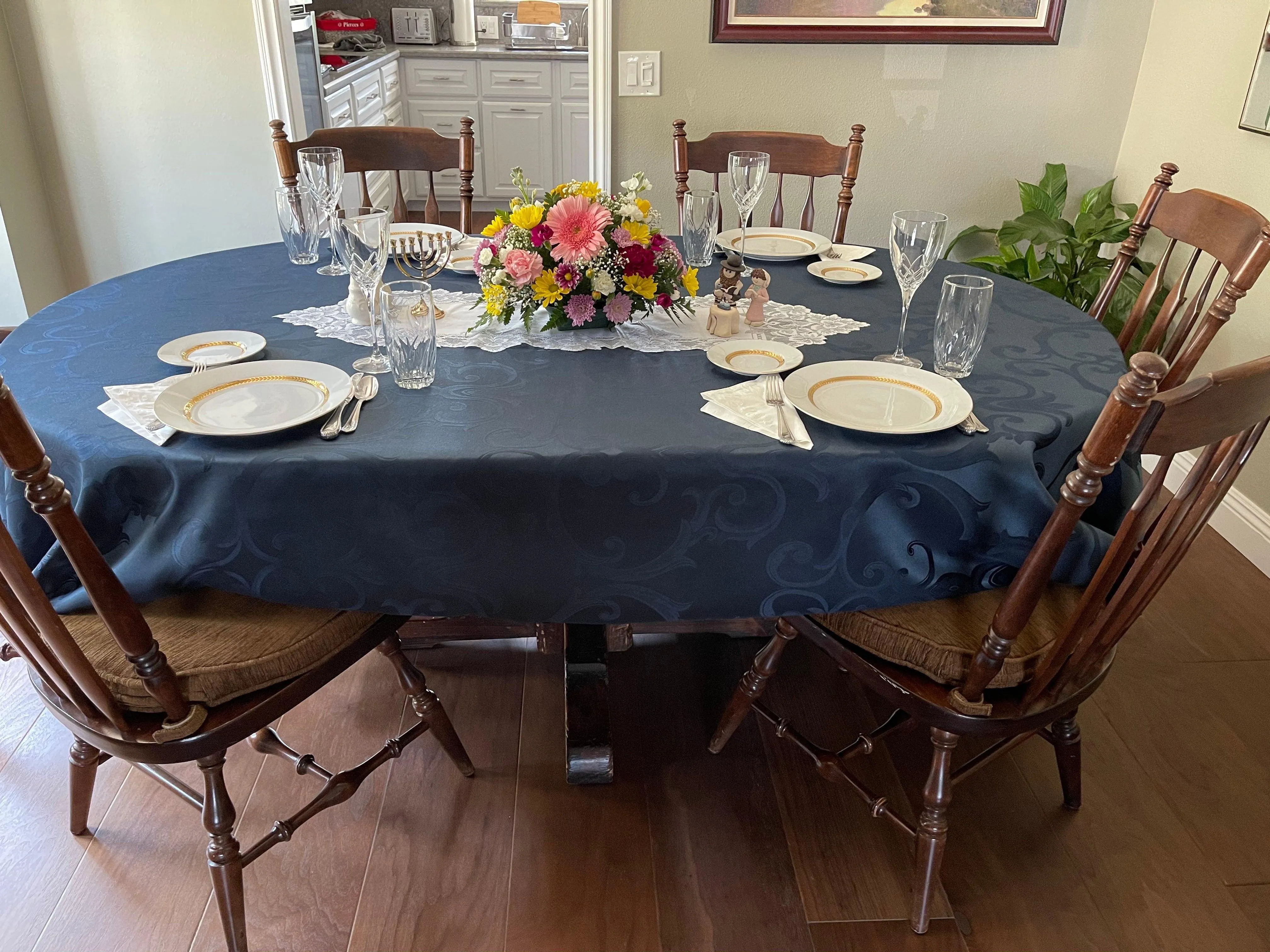 Frédéric Damask Oval Tablecloth