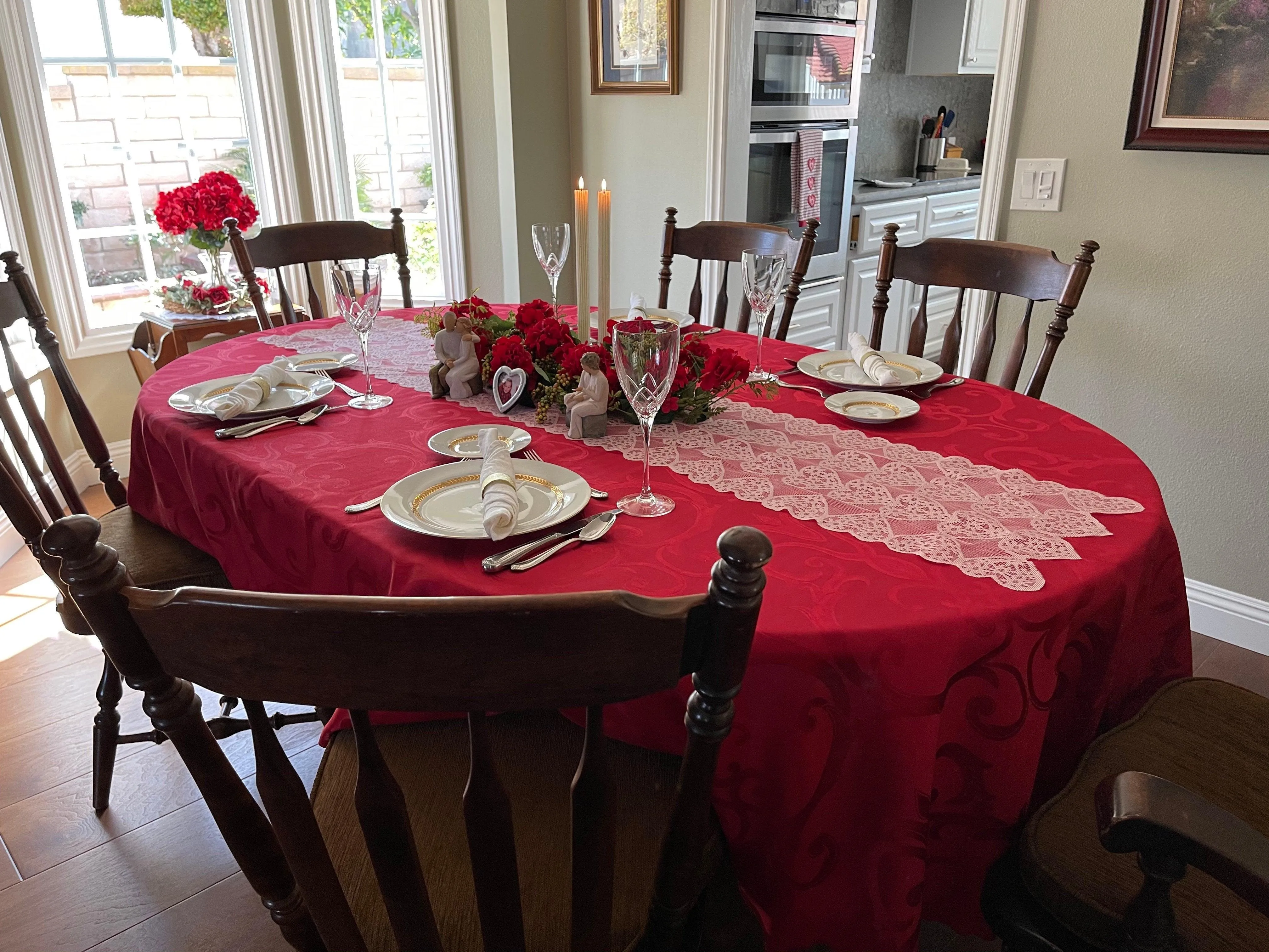 Frédéric Damask Oval Tablecloth