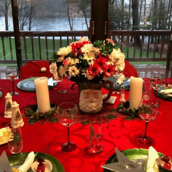 Frédéric Damask Oval Tablecloth