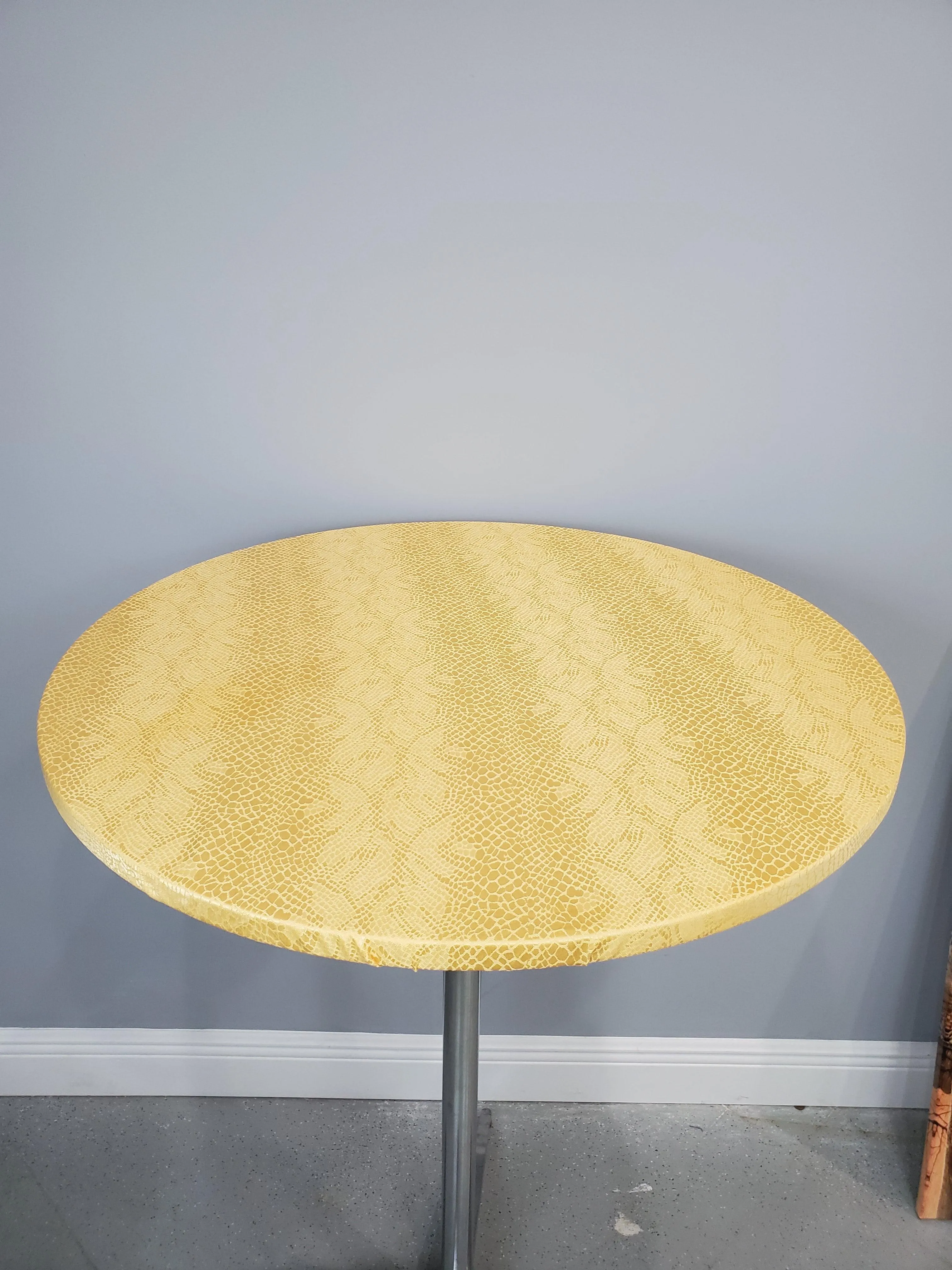 Round Kenya Damask Table Topper With Elastic