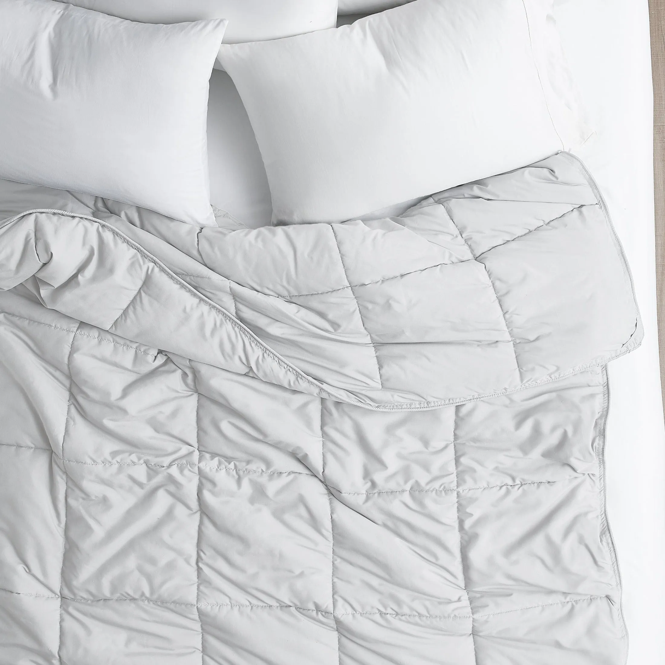 Vilano Down Alternative Comforter