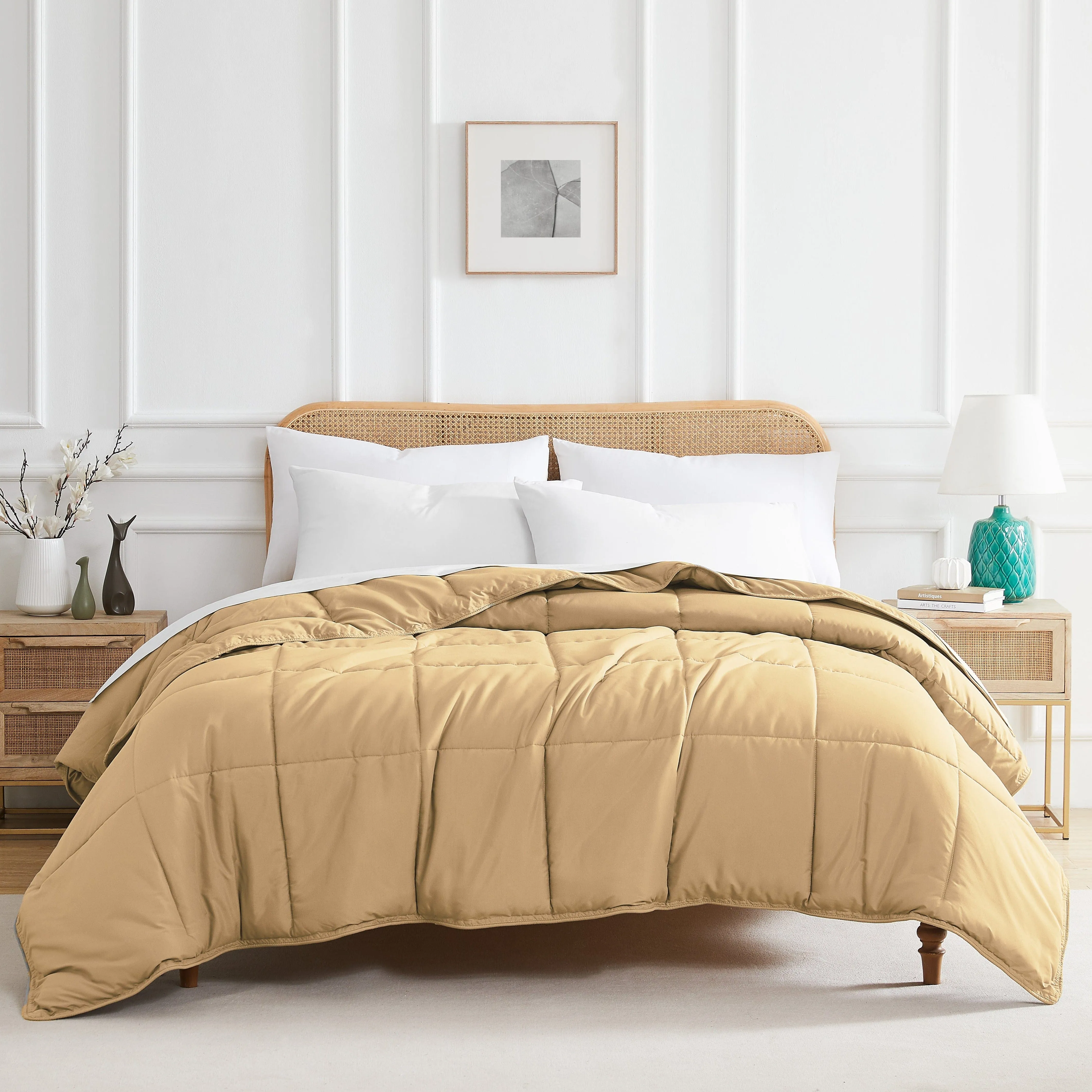 Vilano Down Alternative Comforter