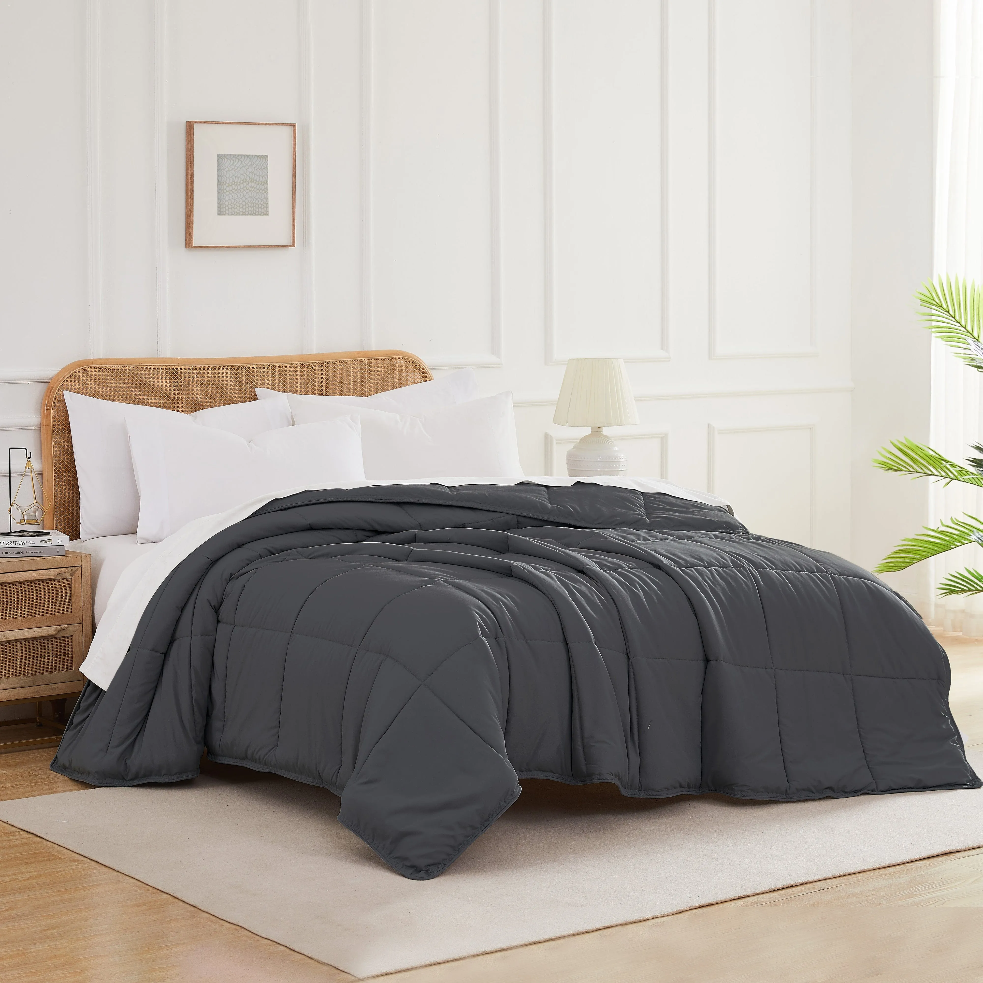 Vilano Down Alternative Comforter